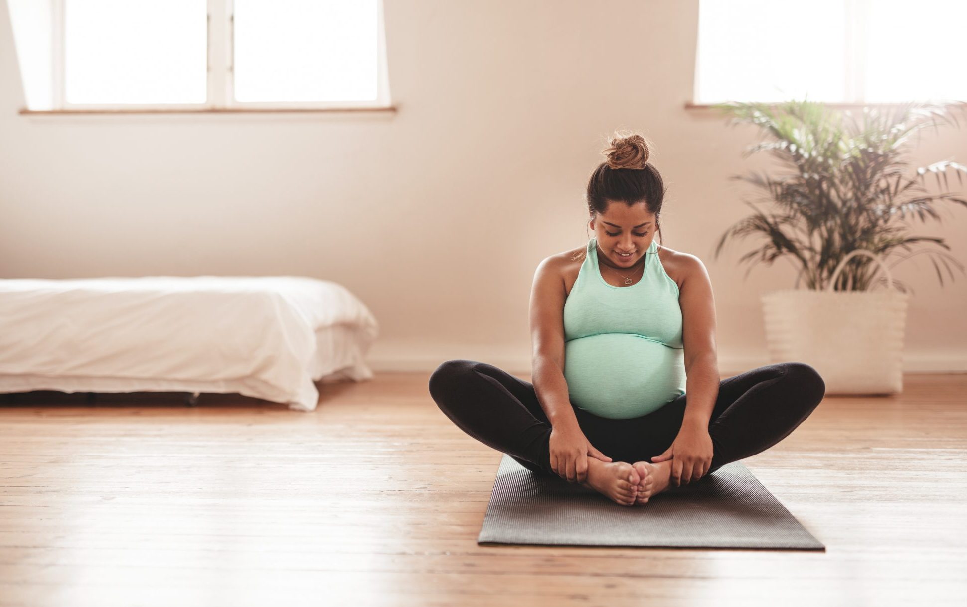 prenatal yoga e1558002035314 - یوگا بارداری 1